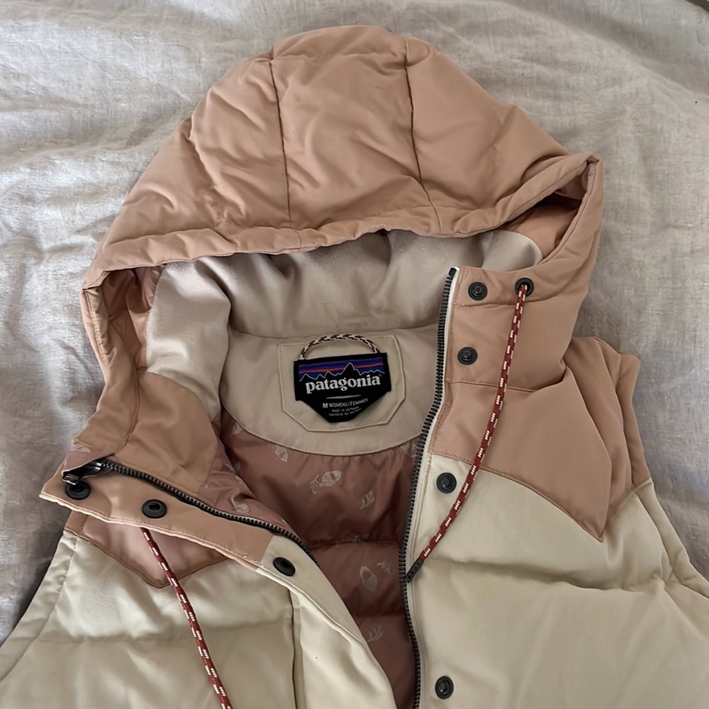 Patagonia Bivi Hooded Down Vest Oyster White Medium